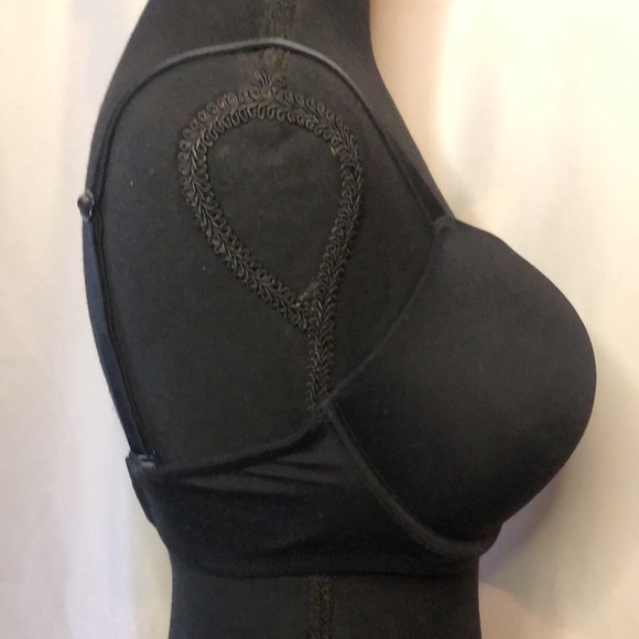 VICTORIA’S SECRET Black Wear Everywhere Super Push up padded bra. Size 34 DD. - Picture 8 of 9